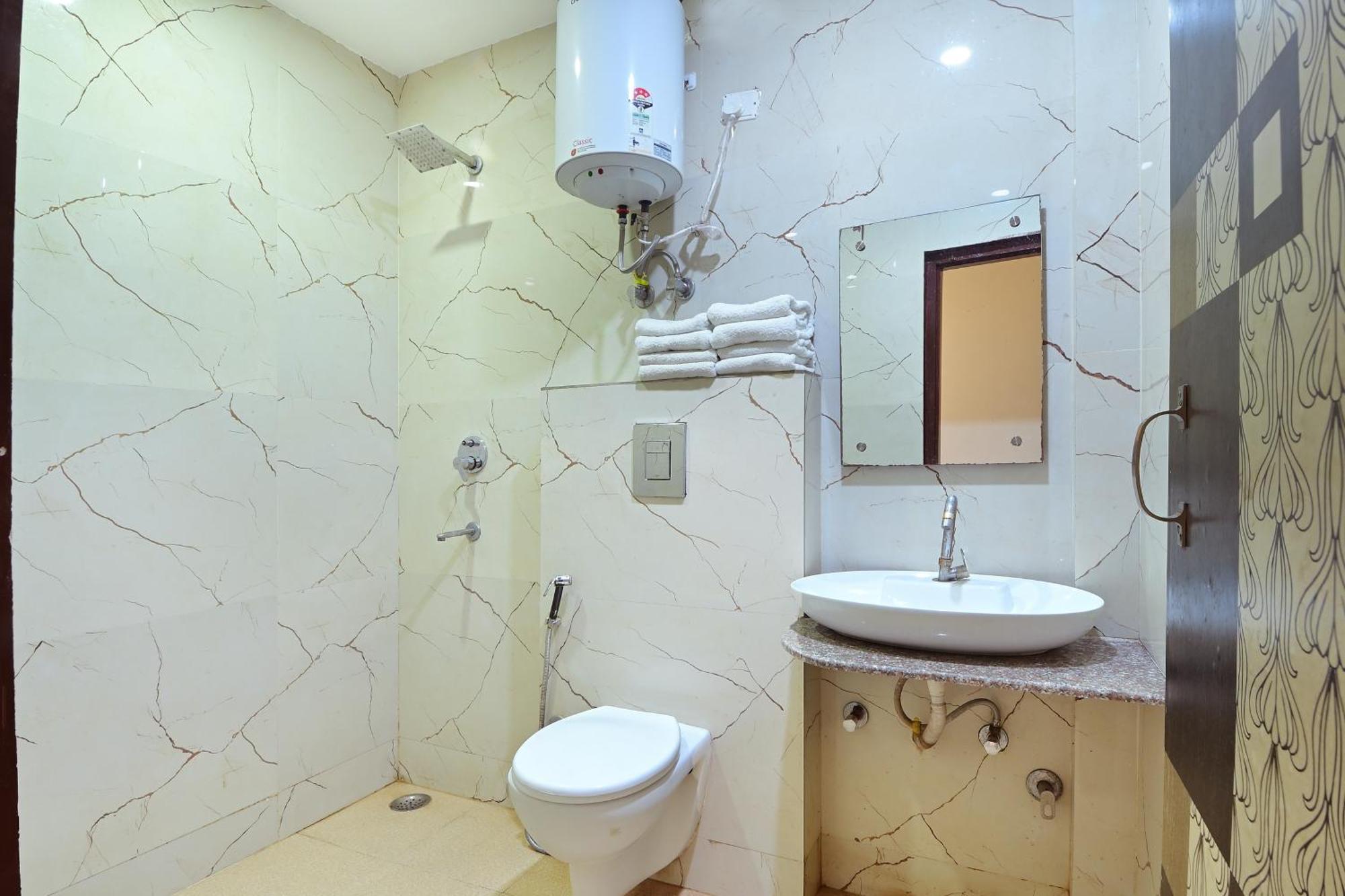 Hotel Glow Inn Paharganj-3 Mins Walk From New Delhi Railway Station Екстериор снимка